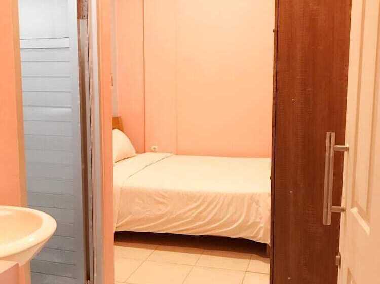 디럭스 룸, Roomz Budget Residence