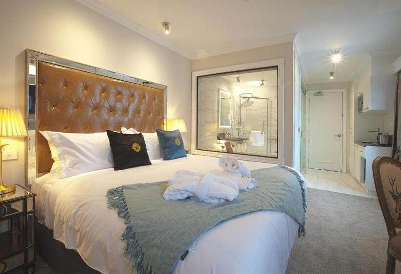 디럭스 룸, The Salisbury