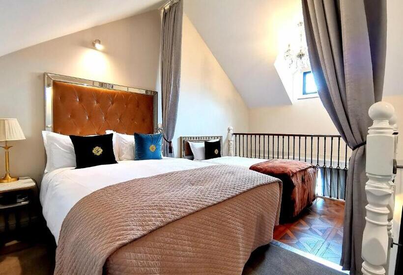 Люкс Дюплекс, The Salisbury