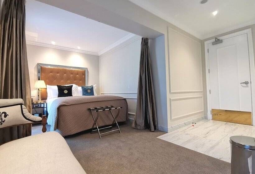 디럭스 룸, The Salisbury