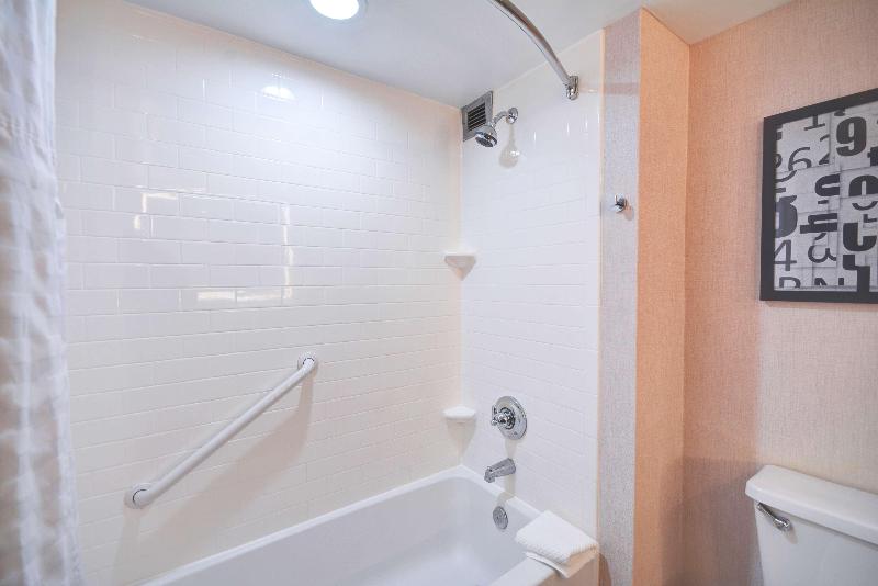 Люкс Дюплекс, The Salisbury