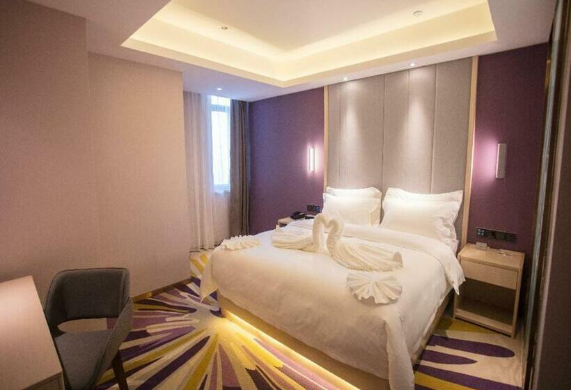 חדר דחוקס עם מיטת קינג, Lavande Hotel Korla City Government Swan Lake