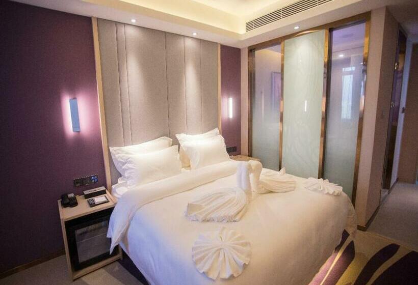 חדר דחוקס עם מיטת קינג, Lavande Hotel Korla City Government Swan Lake