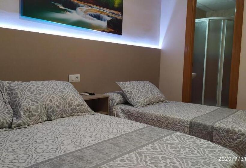 اتاق استاندارد سه نفره, Las Rosas