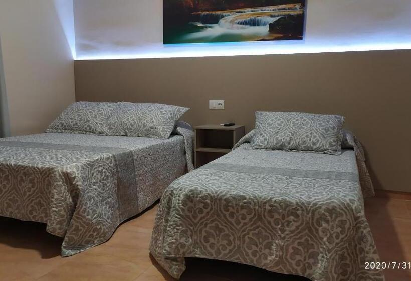 اتاق استاندارد سه نفره, Las Rosas