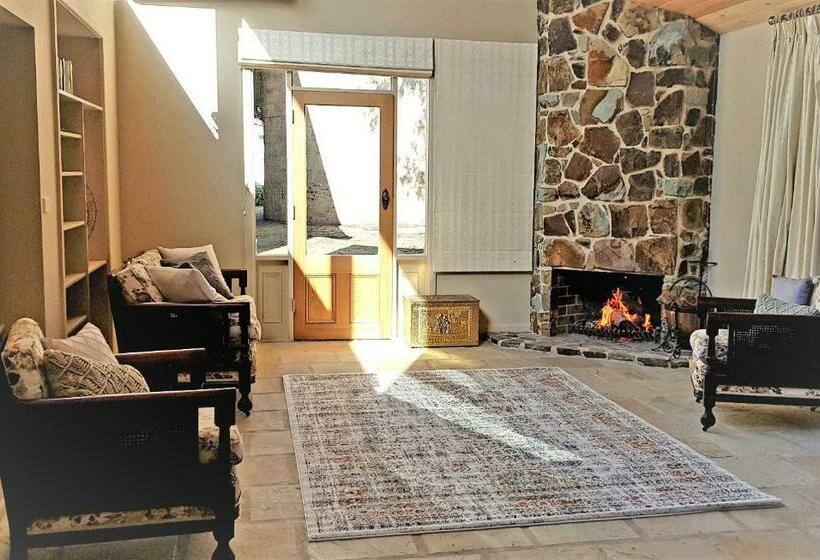 Дом 2 Спальни, Olinda Yarra Cottage