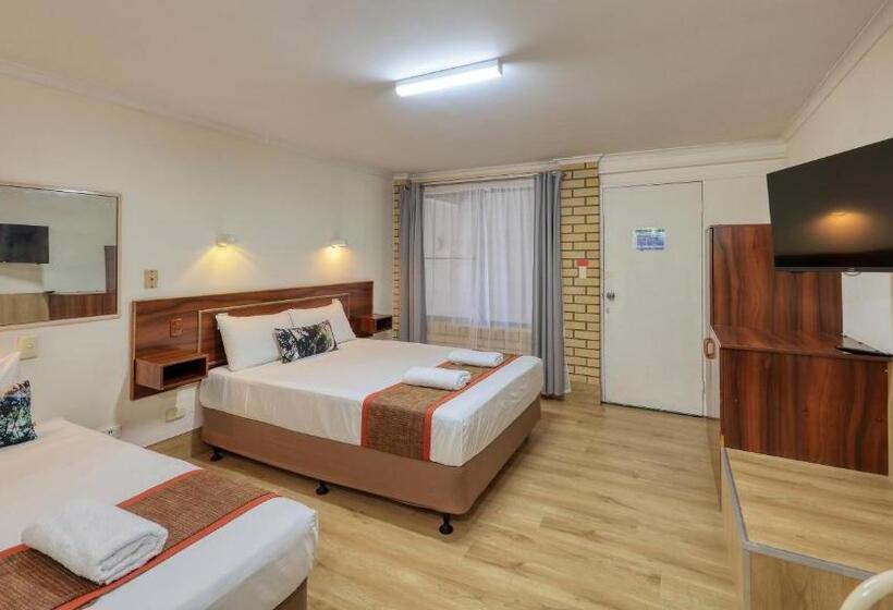 اتاق اکونومی, Bryants Motel Roma