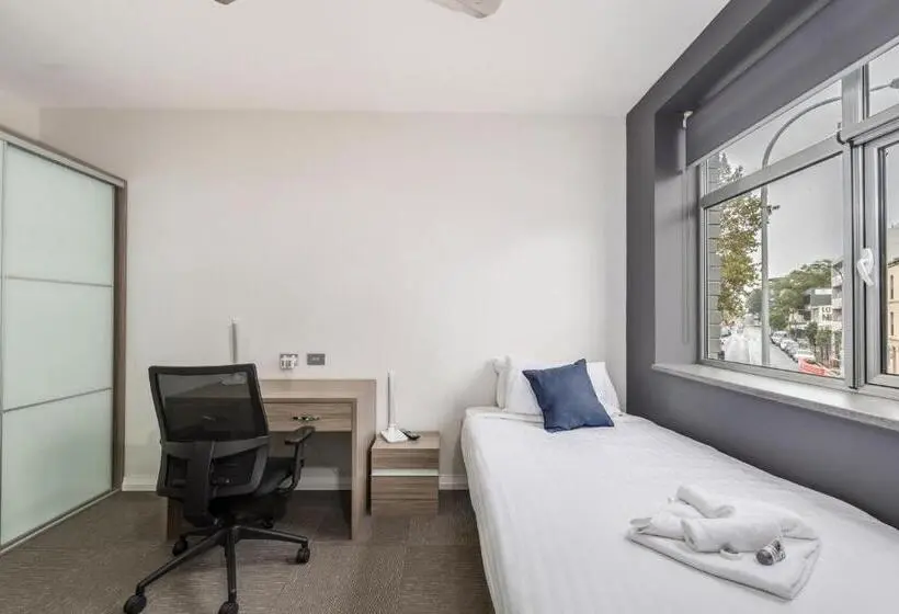 Chambre Standard Individuelle, Studios On King