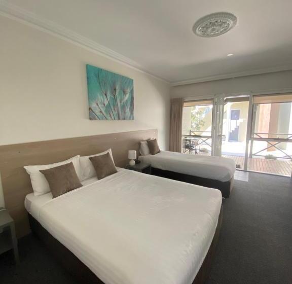 스탠다드 스튜디오, Campaspe Lodge