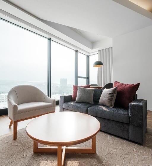 جناح ديلوكس, The Vale Rusutsu