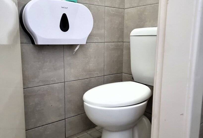 带共用浴室的标准房间, William Farrer