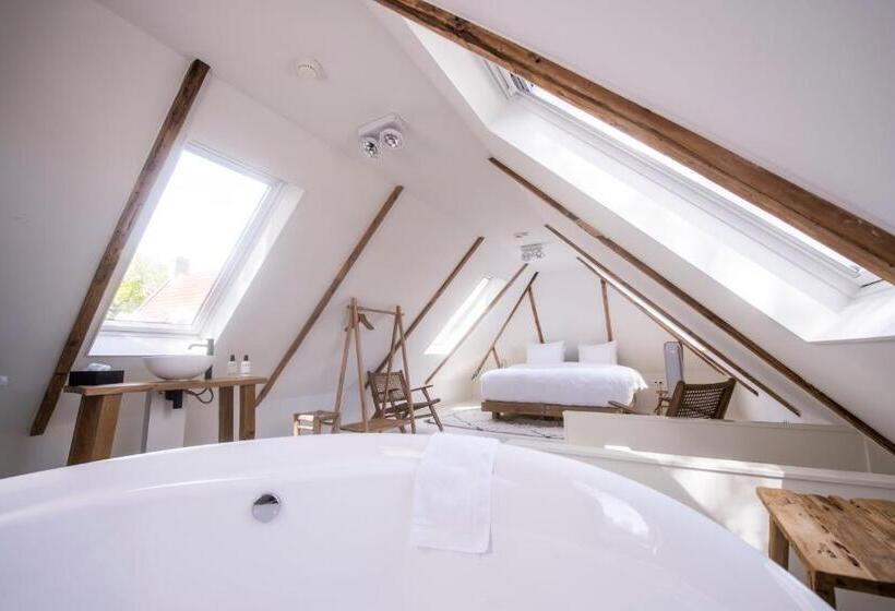 דירת חדר, Nobel Houses & Lofts