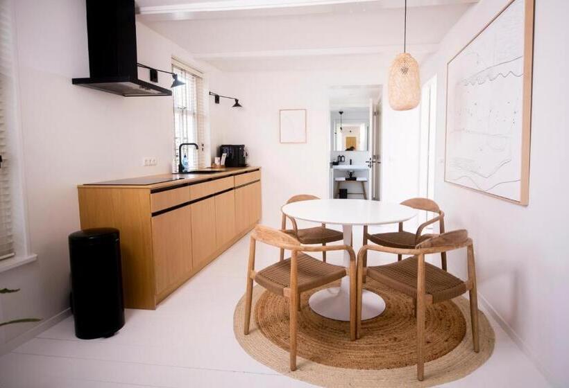 דירת חדר, Nobel Houses & Lofts