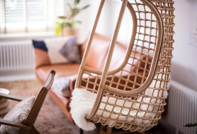 דירת חדר, Nobel Houses & Lofts