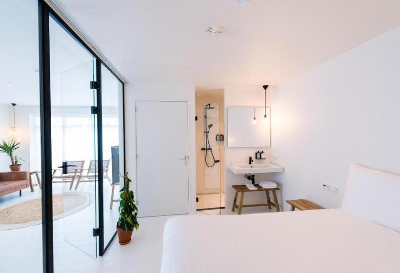 דירת שני חדרים, Nobel Houses & Lofts