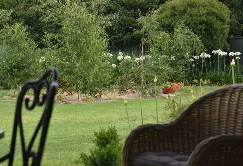 בית, 3 חדרי שינה, Kennedy House Euroa A Delightful Place To Stay