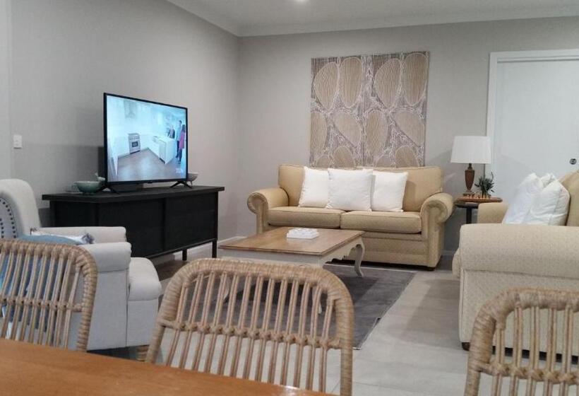 בית, 2 חדרי שינה, Kennedy House Euroa A Delightful Place To Stay