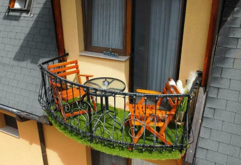 标准间带阳台, Villa Peonia