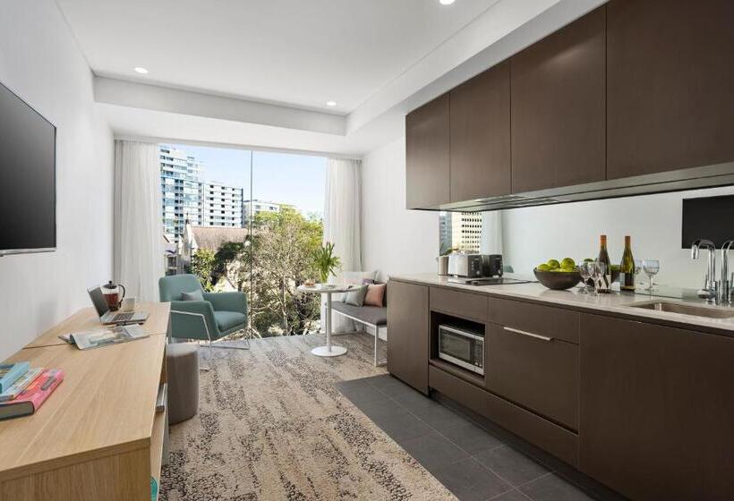 استوديو إدارى, Quest North Sydney