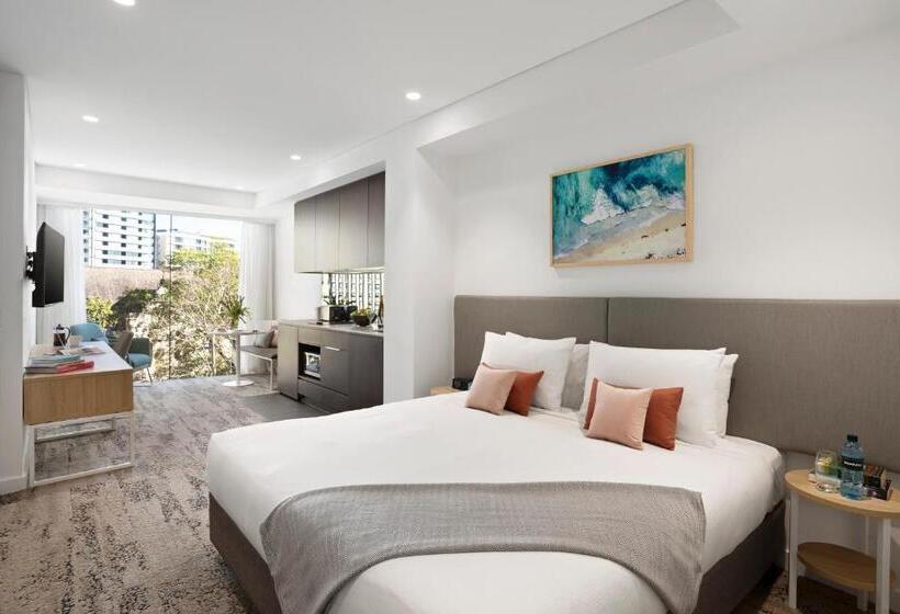 استوديو إدارى, Quest North Sydney