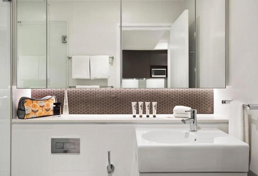 استوديو إدارى, Quest North Sydney