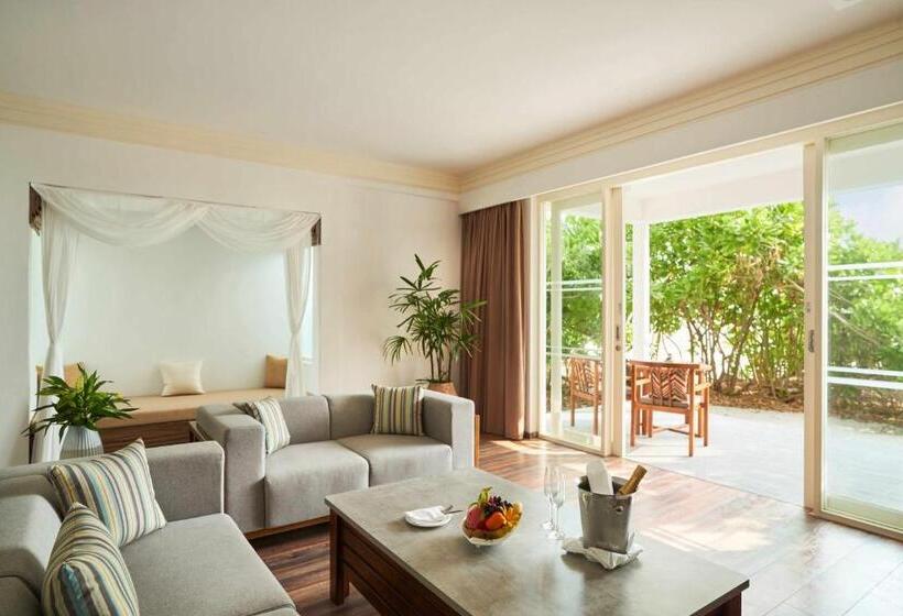 Bed in een Gedeelde Kamer, Siyam World Maldives   24 Hour Premium All Inclusive With Free Transfer