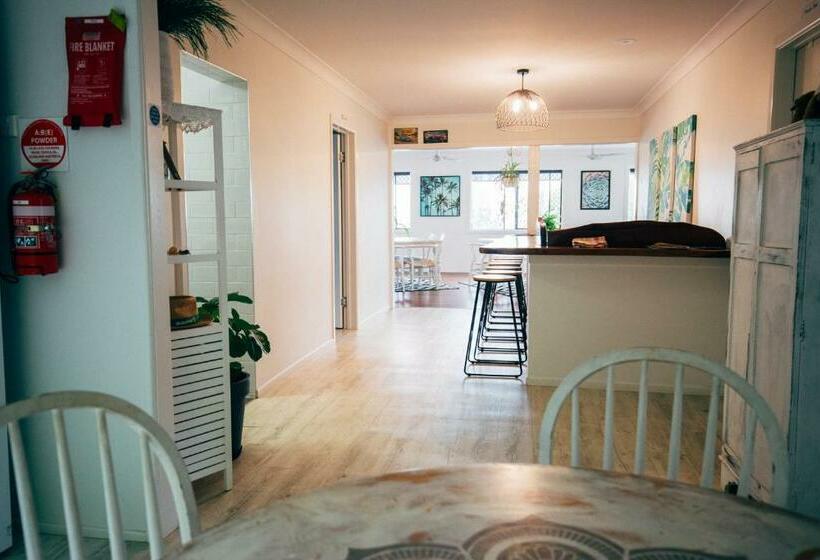 バス共有のスタンダードルーム, Yeppoon Beachhouse