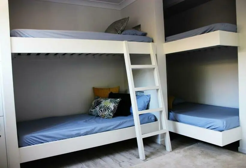 Vuode Makuusalissa, Yeppoon Beachhouse