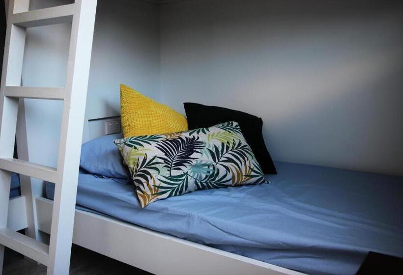 ルームシェアのワンベッド, Yeppoon Beachhouse