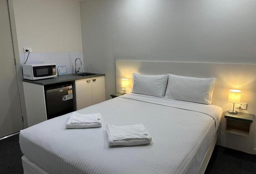 חדר סטנדרט מותאם לאדם עם מוגבלויות, Golf View Motel