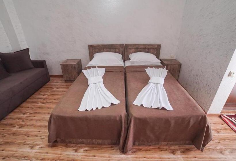 اتاق سوپریور, Chakvi