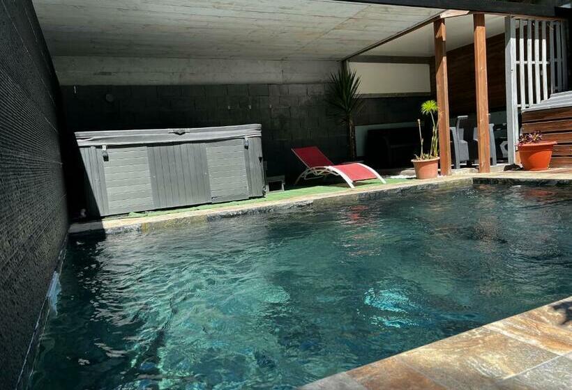 بانگلوی استاندارد 2 خوابه, L Améthyste   Bungalow De Charme
