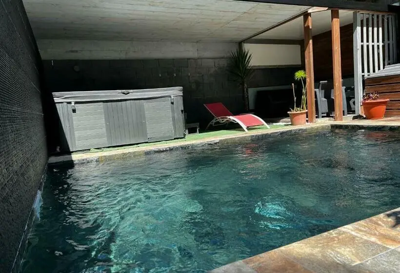 بانگلوی استاندارد 2 خوابه, L Améthyste Bungalow De Charme