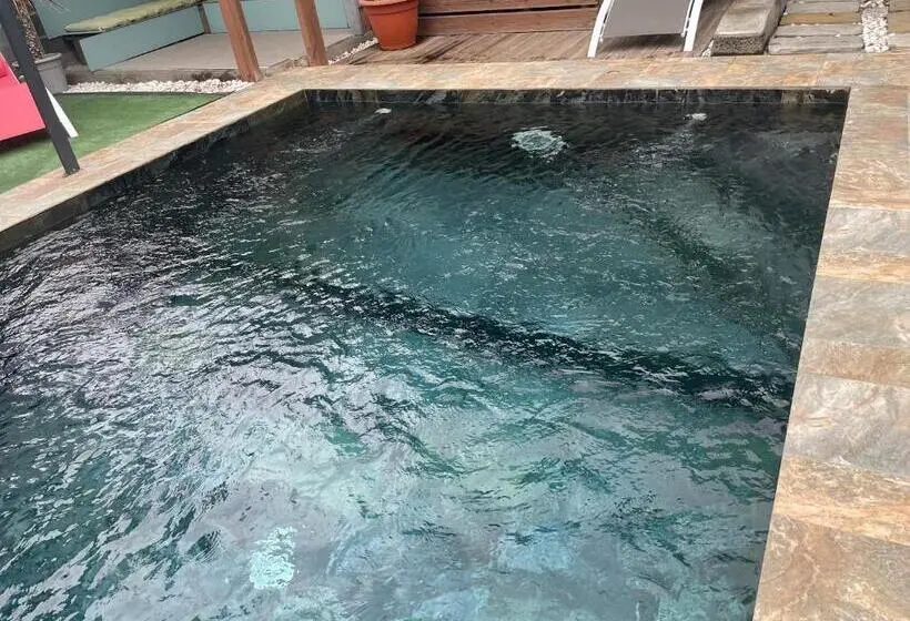 بانگلوی استاندارد 2 خوابه, L Améthyste Bungalow De Charme