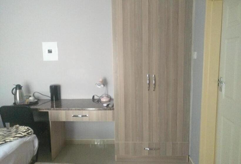 اتاق استاندارد, Thobela Guest House