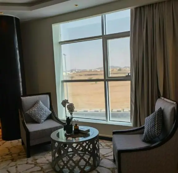 اتاق استاندارد با بالکن, Taramuntan