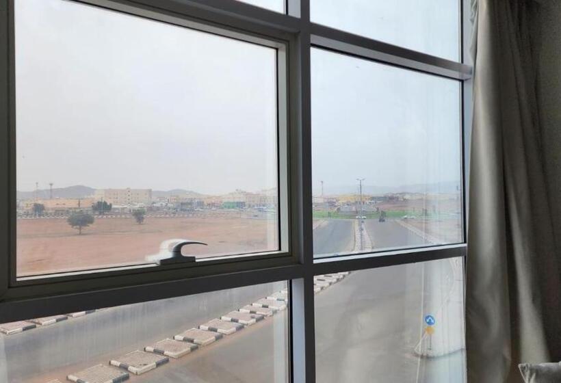 带城市景观的套间, Taramuntan