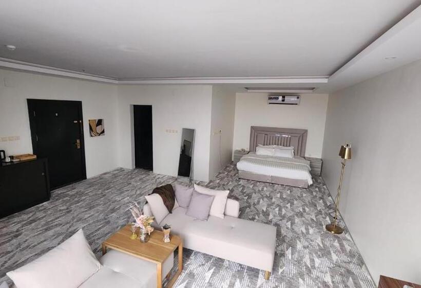 带城市景观的套间, Taramuntan