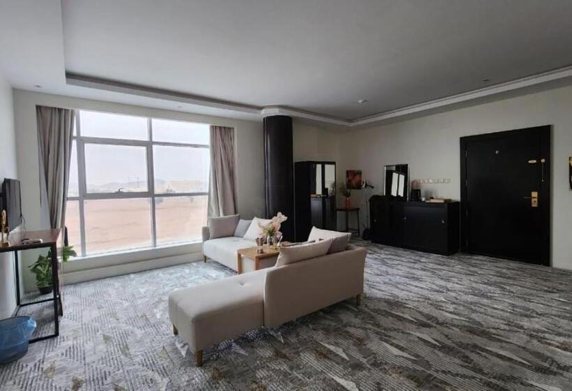 带城市景观的套间, Taramuntan