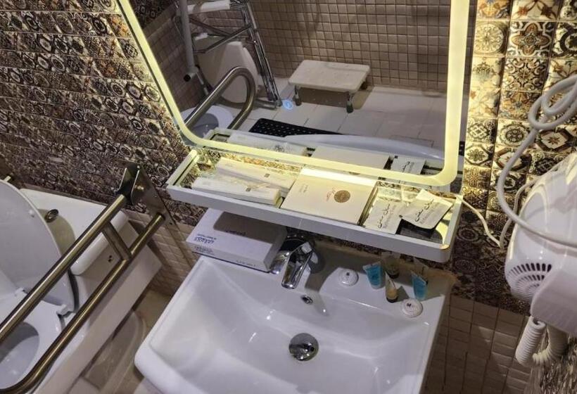 适合残疾人士使用的带超级大床的标准间, Taramuntan