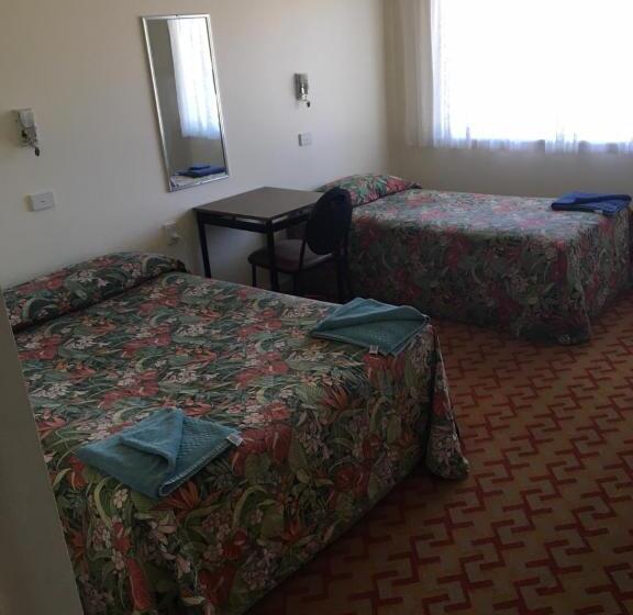 스탠다드 트리플 룸, Yarram Commecial Hotel Motel