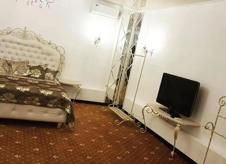 اتاق خانوادگی, Sequoia Boutique