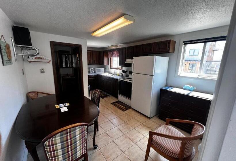 Семейное Студио, Green Dolphin Motel