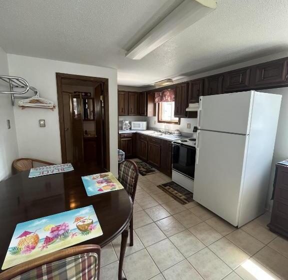 Семейное Студио, Green Dolphin Motel