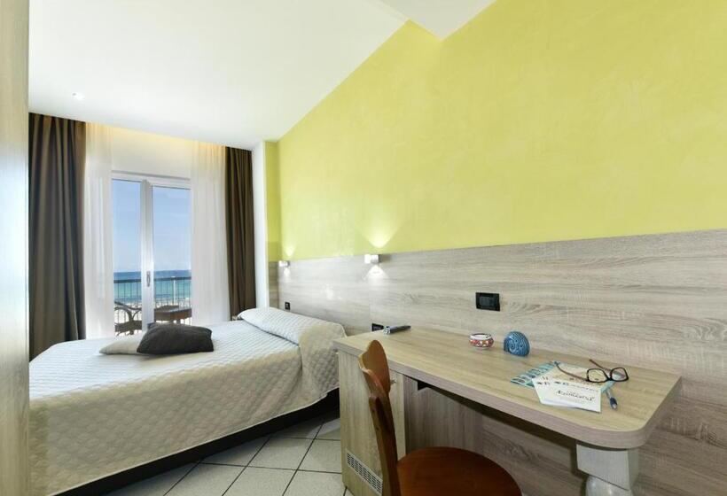 غرفة قياسية رباعية مطلة على البحر, Da Romano