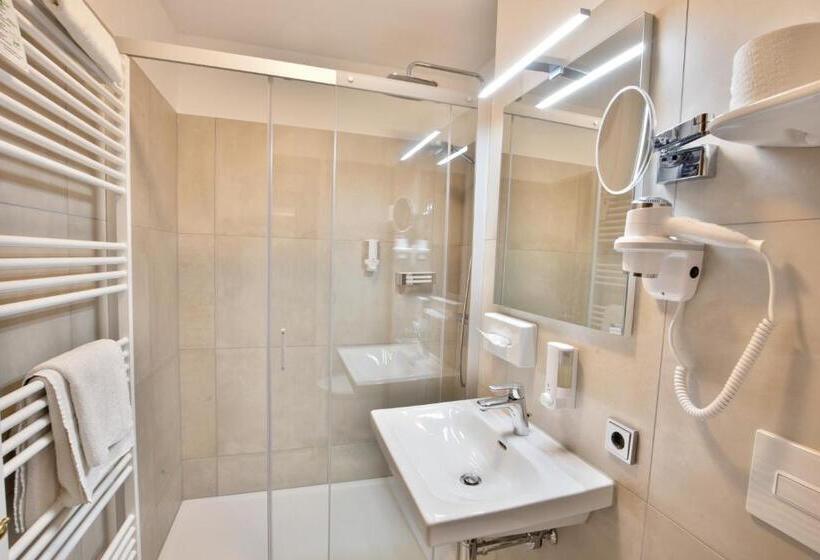 수피리어 룸, Deeke's Quellenhof