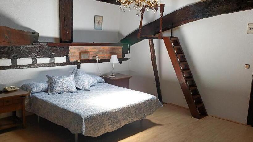Люкс, Hosteria De Quijas