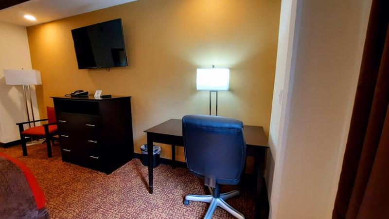 חדר סטנדרט עם מיטת קינג, Stonebrook Lodge Bryson City