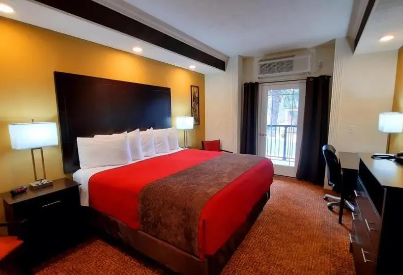 キングサイズベッドのスタンダードルーム, Stonebrook Lodge Bryson City