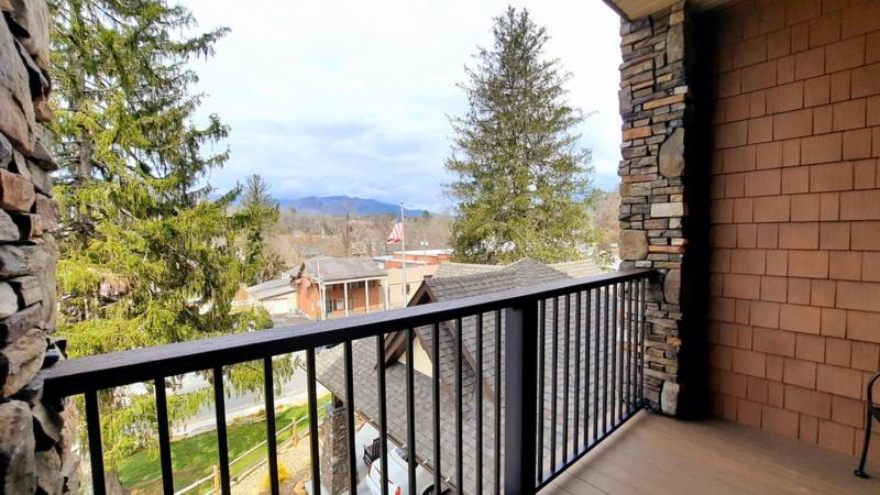 Номер Стандарт с Балконом, Stonebrook Lodge Bryson City
